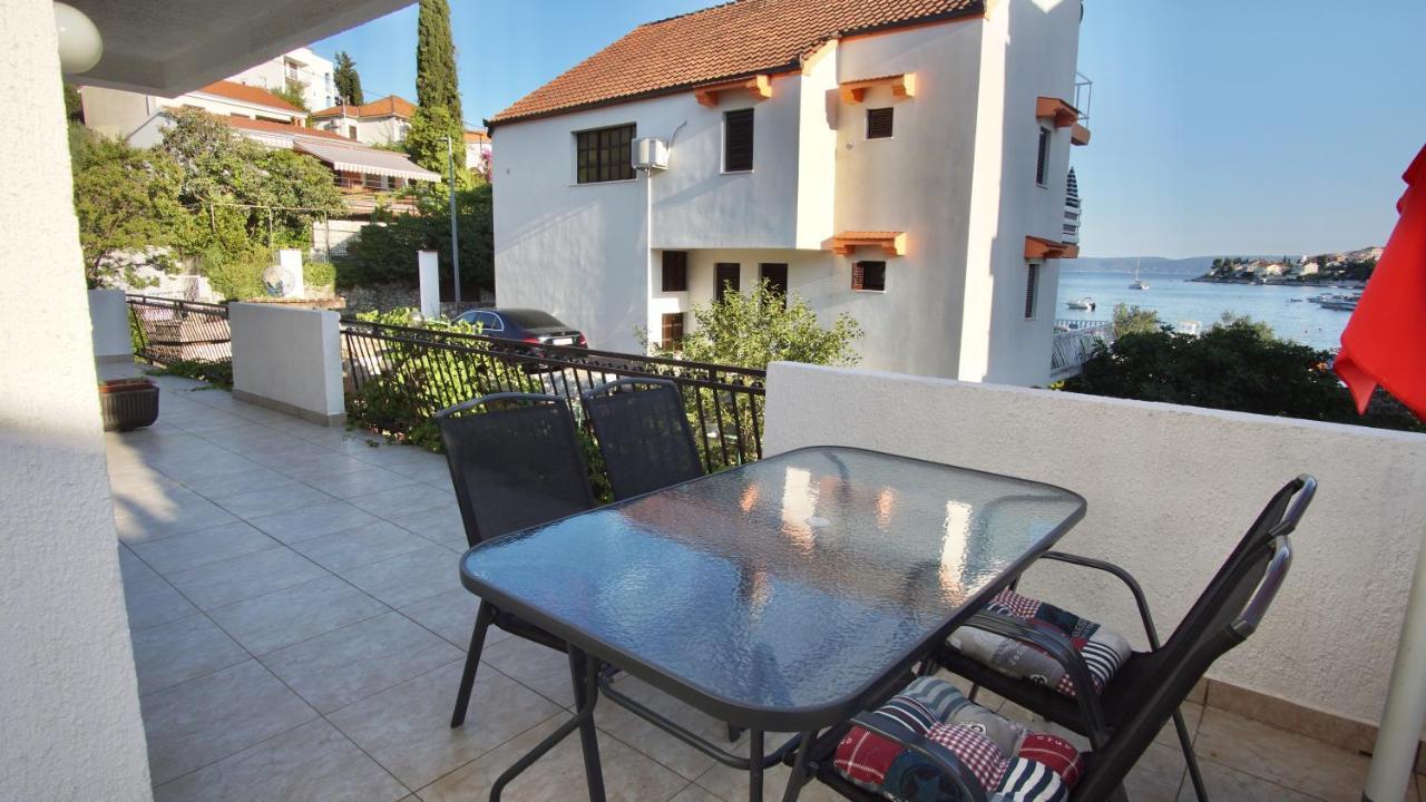 Apartments Victoria Trogir Exterior foto