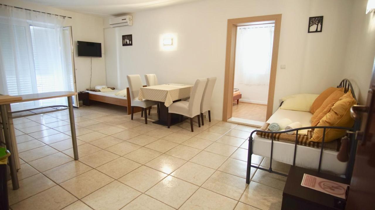 Apartments Victoria Trogir Exterior foto