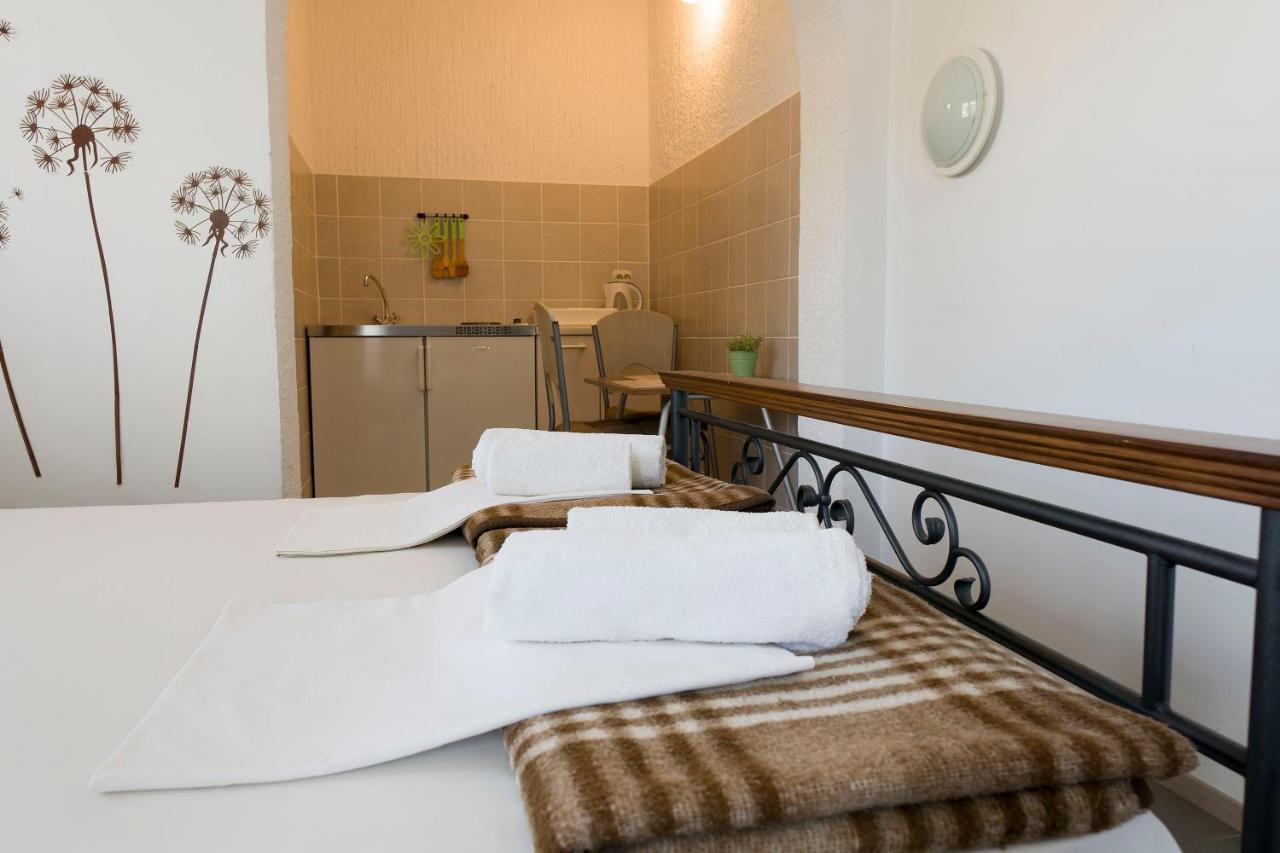 Apartments Victoria Trogir Exterior foto