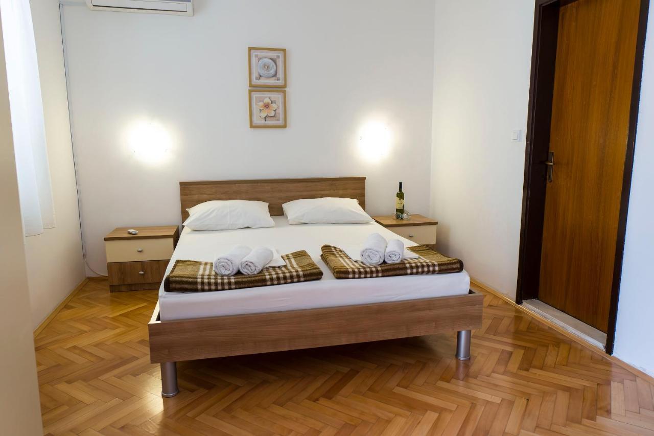 Apartments Victoria Trogir Exterior foto