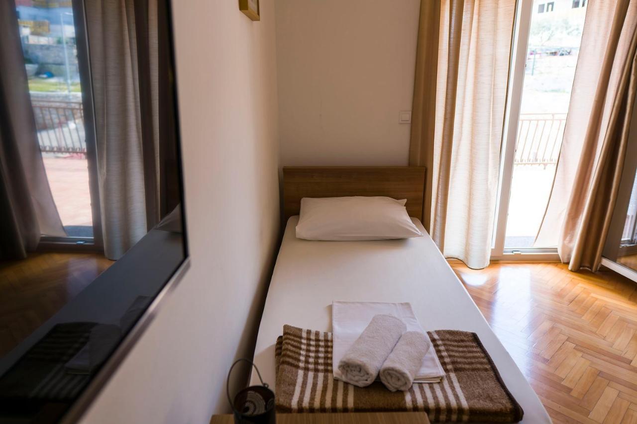 Apartments Victoria Trogir Exterior foto