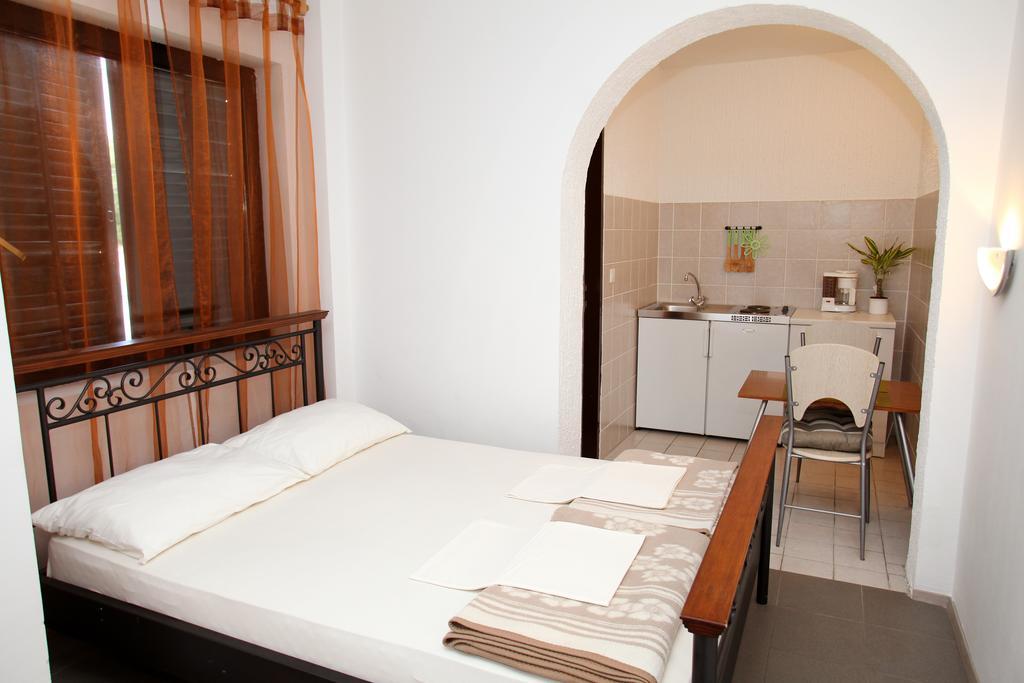 Apartments Victoria Trogir Exterior foto